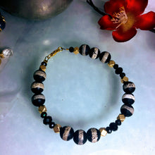 Black striped agate bracelet