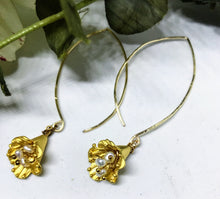 Lily Earrings