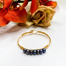 Peacock Blue Pearl Bracelet